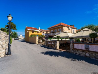 Apartment Two bedroom apartment with terrace Nin, Zadar A-6125-a - Outdoor photo 10