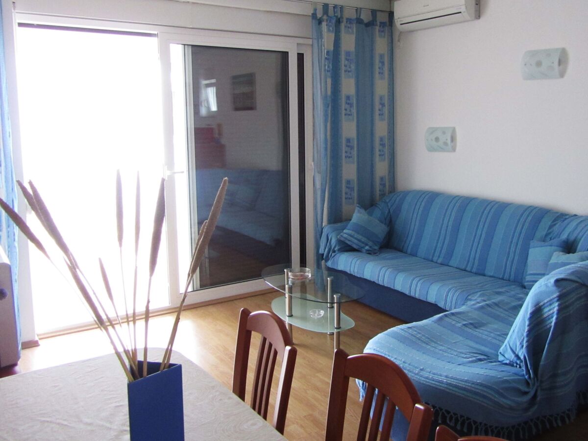 Apartment One bedroom apartment with terrace and sea view Banjol, Rab A-11082-a