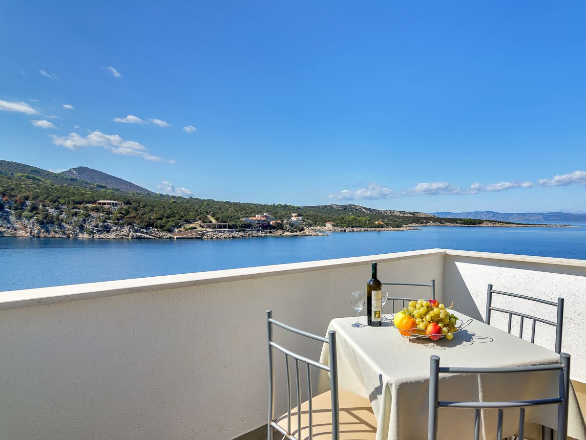 Apartment Studio flat near beach Cove Pokrivenik, Hvar AS-5231-d