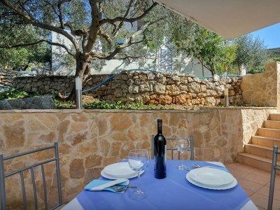 Apartment Studio flat near beach Cove Pokrivenik, Hvar AS-5231-f in Gdinj - Apartment