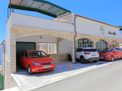 Apartment One bedroom apartment with terrace and sea view Pisak, Omiš A-16239-f - Outdoor photo 12