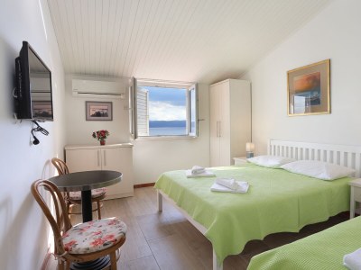 Apartment One bedroom apartment with terrace and sea view Pisak, Omiš A-16239-f - Outdoor photo 18