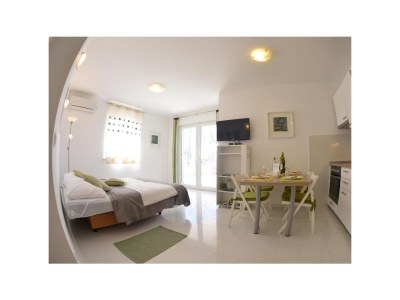 Apartment One bedroom apartment with terrace Njivice, Krk A-16244-a in Njivice - Apartment