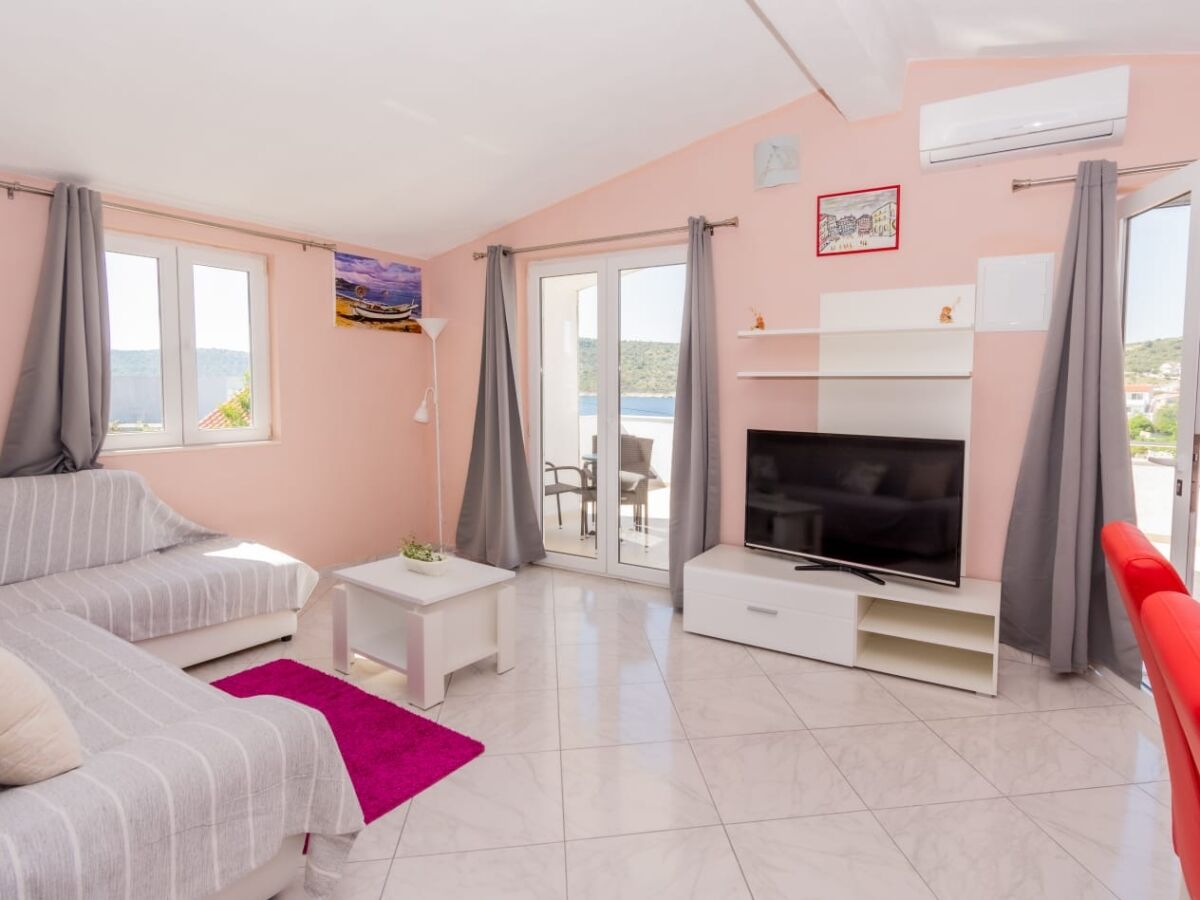 Apartment Two bedroom apartment near beach Kanica, Rogoznica A-17388-a