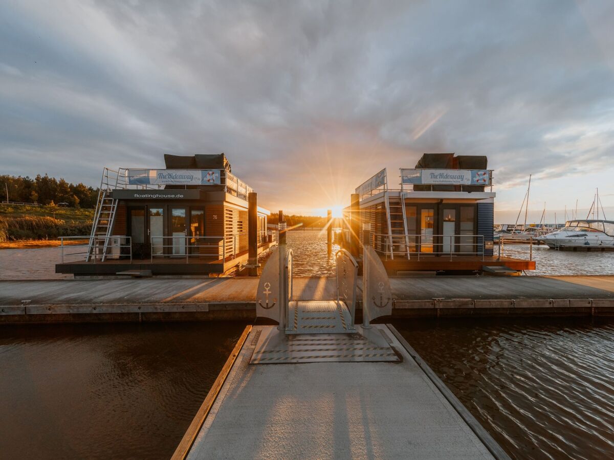 House boat Lake Breeze Retreat in Klitten - Outdoor photo 4