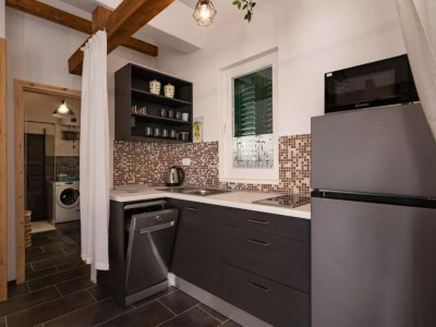 Apartment Two Bedroom Apartment With Loggia And Sea View - Features photo 9