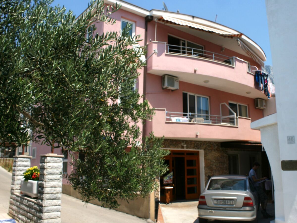 Apartment Two bedroom apartment near beach Promajna, Makarska A-2673-b