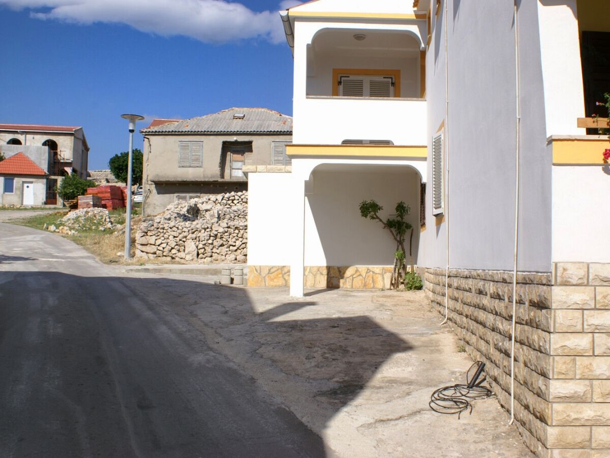 Apartment One bedroom apartment near beach Kustići, Pag A-4129-c - Outdoor photo 5