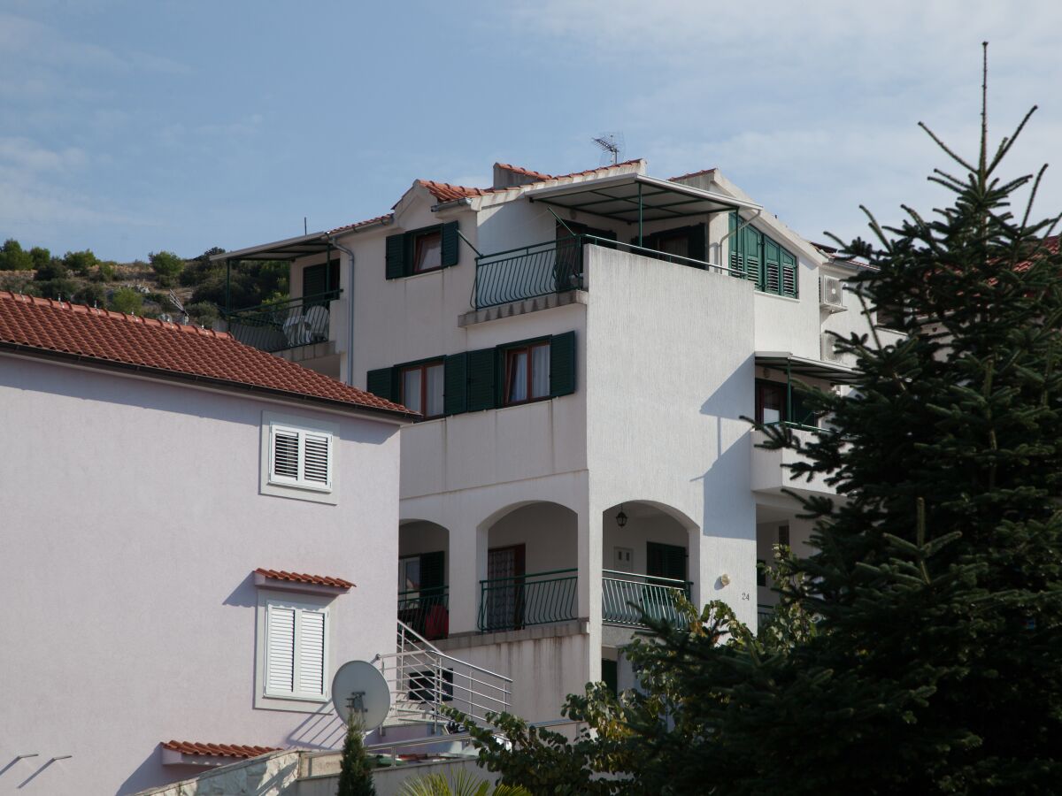 Apartment Two bedroom apartment near beach Bilo, Primošten A-4191-b - Outdoor photo 2