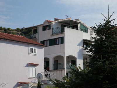 Apartment One bedroom apartment near beach Bilo, Primošten A-4191-d - Outdoor photo 2