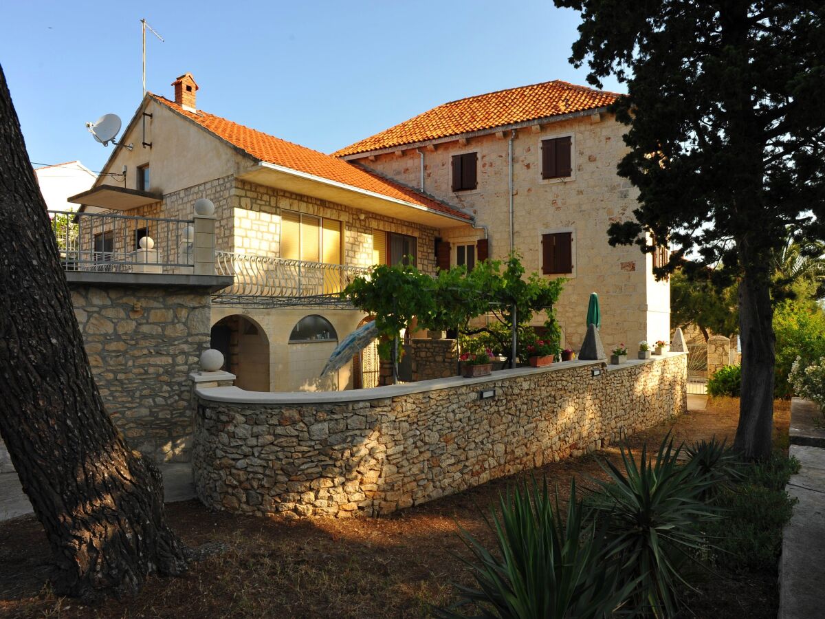 Apartment Two bedroom apartment near beach Sutivan, Brač A-22771-a - Outdoor photo 5