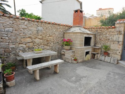 Apartment Two bedroom apartment near beach Sutivan, Brač A-22771-a - Outdoor photo 7