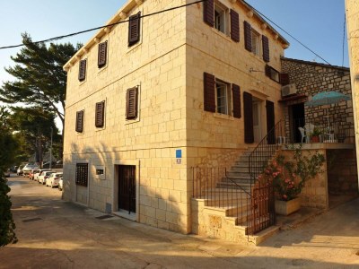 Apartment Three bedroom apartment near beach Sutivan, Brač A-22771-b - Outdoor photo 2
