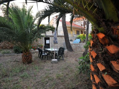 Apartment Three bedroom apartment near beach Sutivan, Brač A-22771-b - Outdoor photo 9