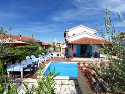 Villa Villa in Višnjan mit Pool und Garten in Višnjan - Villa