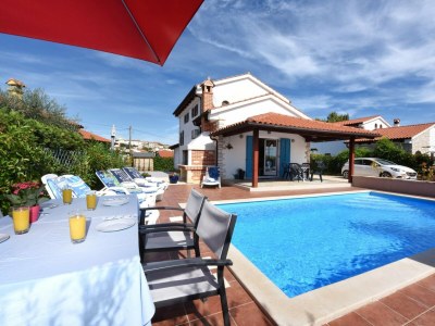 Villa Villa in Višnjan mit Pool und Garten - Outdoor photo 2
