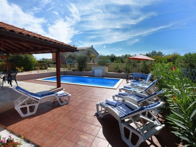 Villa Villa in Višnjan mit Pool und Garten - Outdoor photo 8