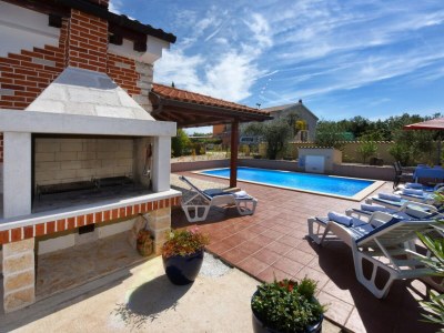 Villa Villa in Višnjan mit Pool und Garten - Outdoor photo 10