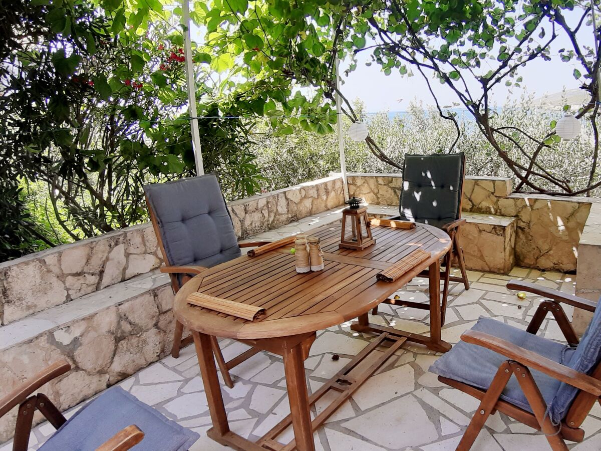 Apartment Two bedroom apartment near beach Zavalatica, Korčula A-189-b