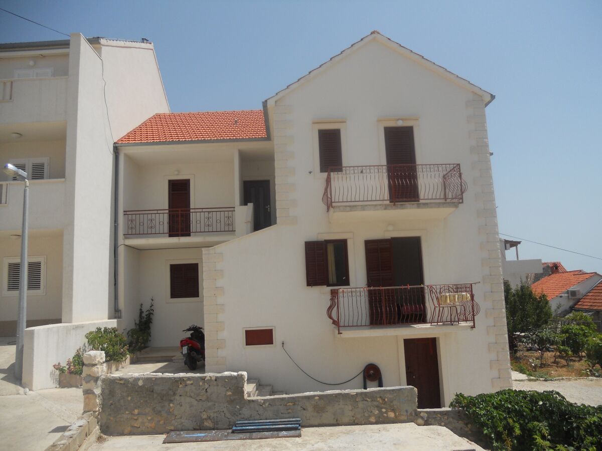Apartment One bedroom apartment with balcony and sea view Bol, Brač A-2890-a - Outdoor photo 4