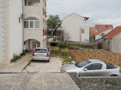 Apartment One bedroom apartment with balcony and sea view Bol, Brač A-2890-a - Outdoor photo 8