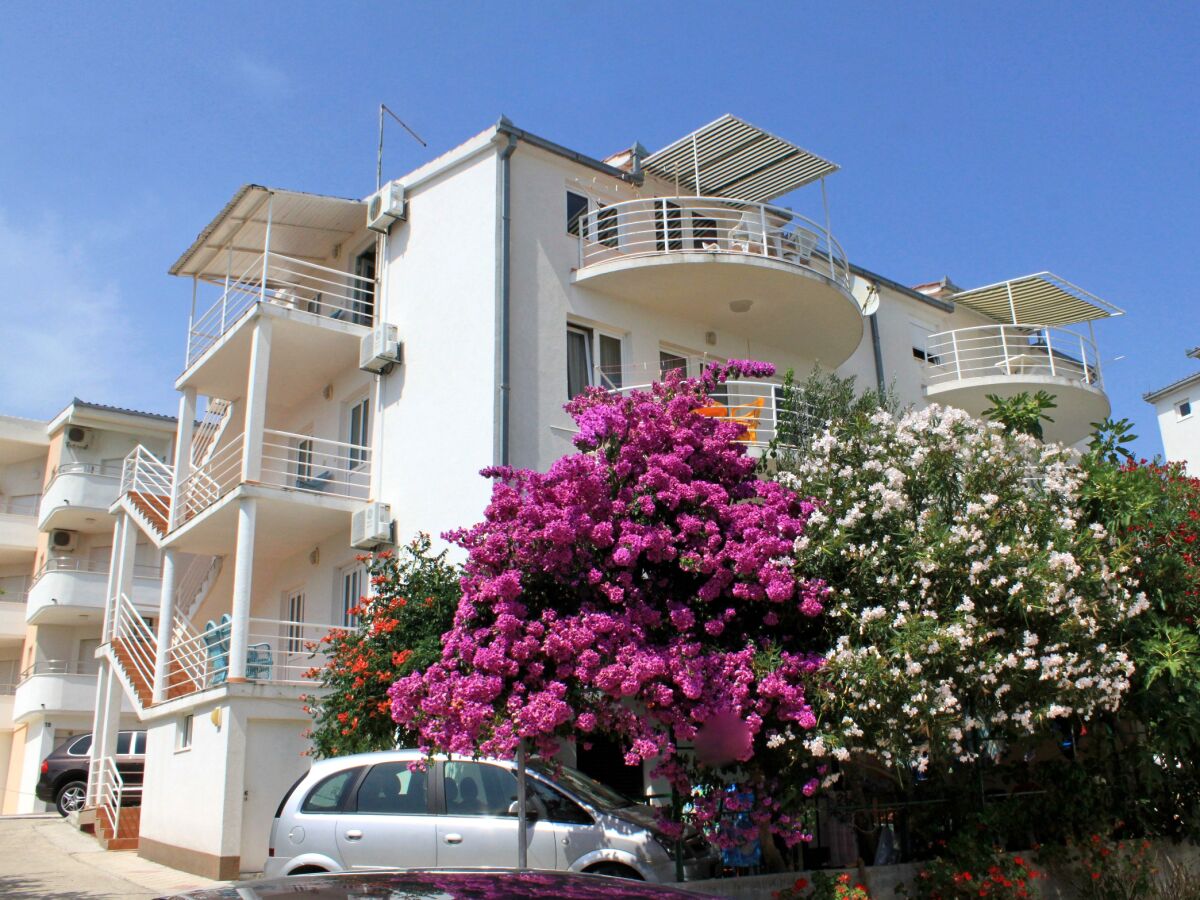 Apartment One bedroom apartment with balcony and sea view Rastići, Čiovo A-6863-c - Outdoor photo 2