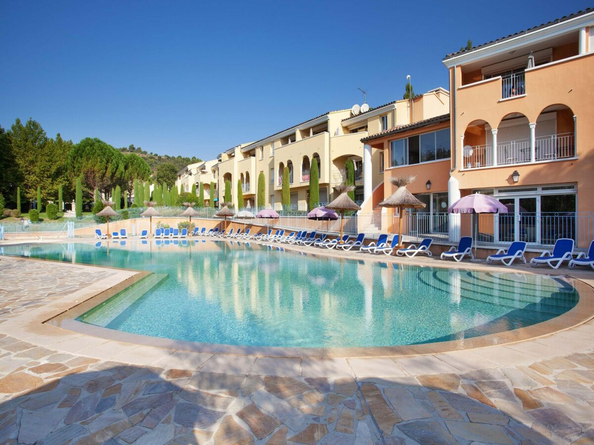 Holiday park Studio in Gréoux-Les-Bains near Lakes