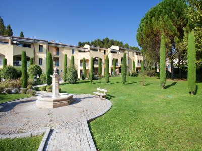 Holiday park Studio in Gréoux-Les-Bains near Lakes - Outdoor photo 3