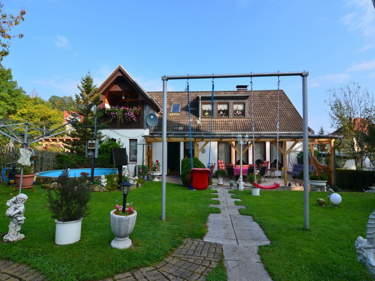 Apartment Gemütliches Ferienhaus mit Pool in Blankenburg - Outdoor photo 2