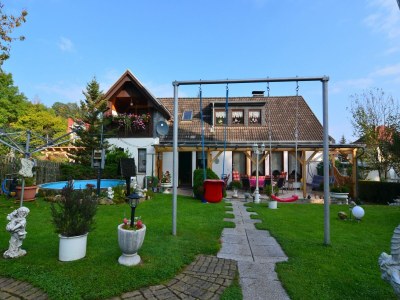 Apartment Gemütliches Ferienhaus mit Pool in Blankenburg - Outdoor photo 2
