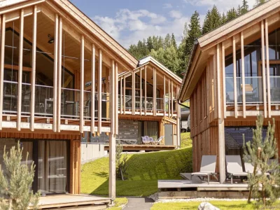 Holiday park Chalet mit warmem Pool auf der Terrasse in Haus im Ennstal - Holiday park