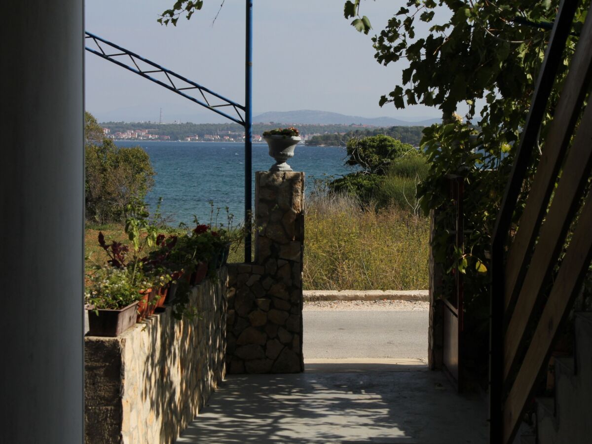 Apartment Three bedroom apartment with terrace and sea view Tkon, Pašman A-341-a