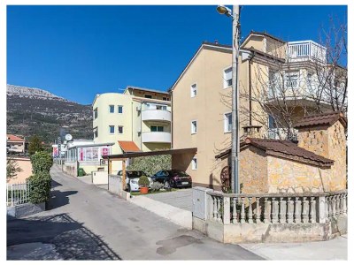 Apartment One bedroom apartment with balcony and sea view Kaštel Lukšić, Kaštela A-22071-a in Kastel Luksic - Apartment