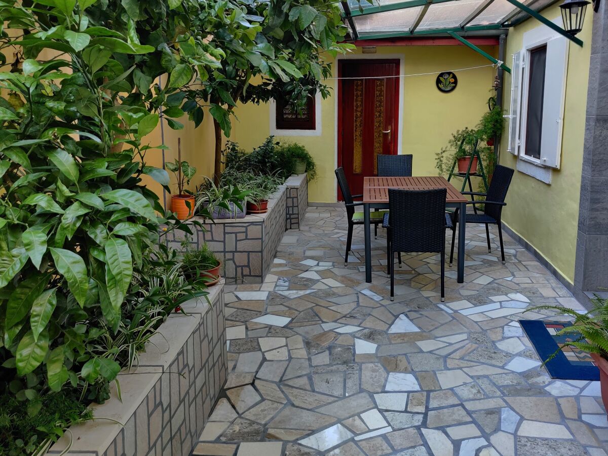 Apartment Two bedroom apartment with air-conditioning Veli Lošinj, Lošinj A-24154-a