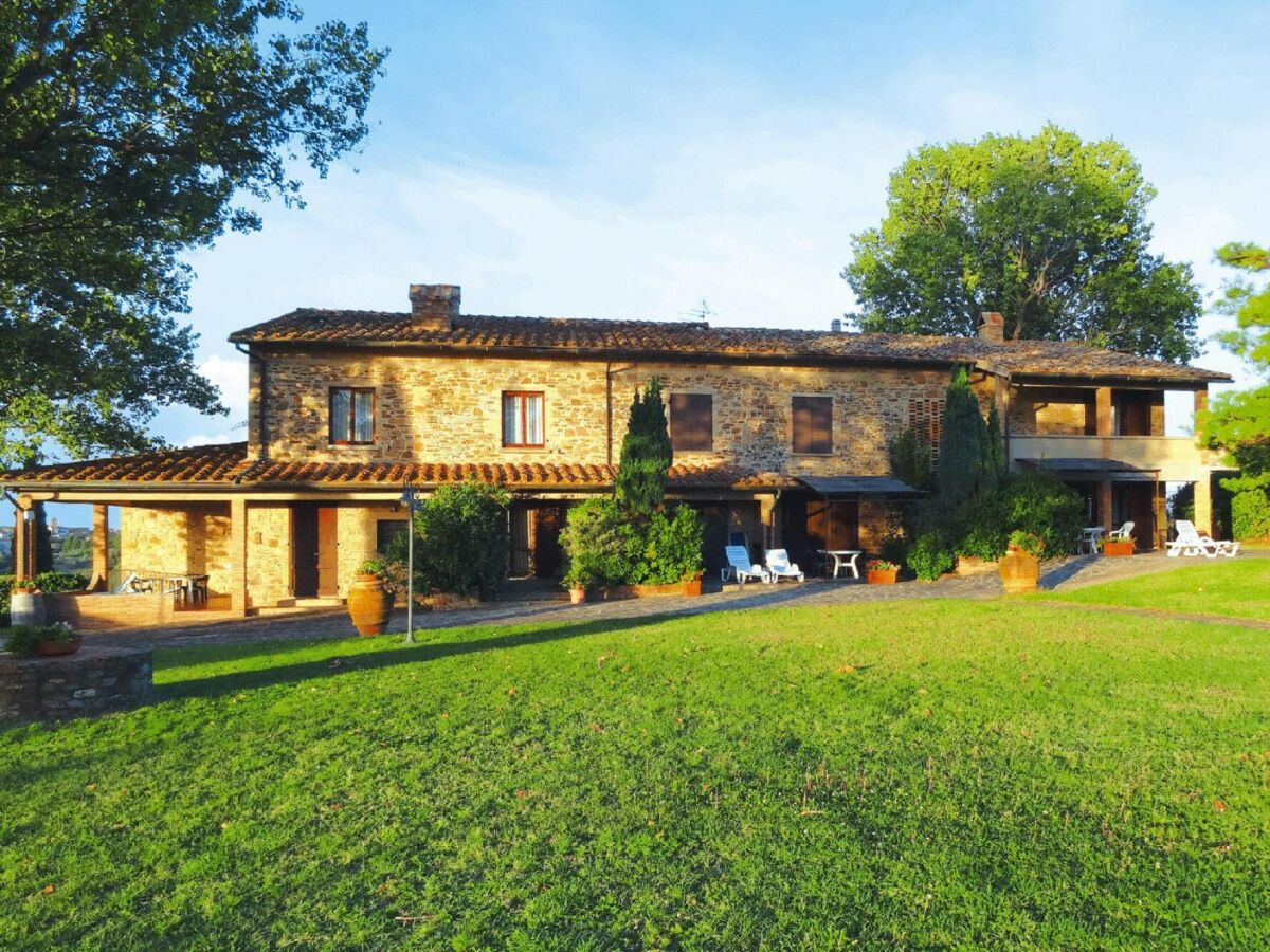 Holiday park Estate in Montaione with Pool & Wine Tasting