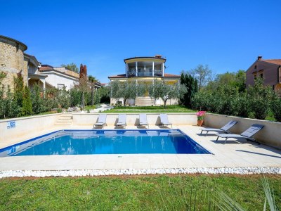 Apartment Bright apartment with communal pool - Outdoor photo 8