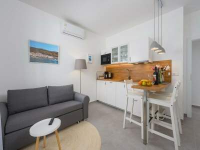 Apartment Attractive apartment with garden - Features photo 19