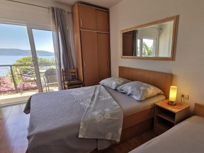 Apartment Two bedroom apartment with balcony and sea view Živogošće - Mala Duba, Makarska A-18626-b in Igrane - Apartment