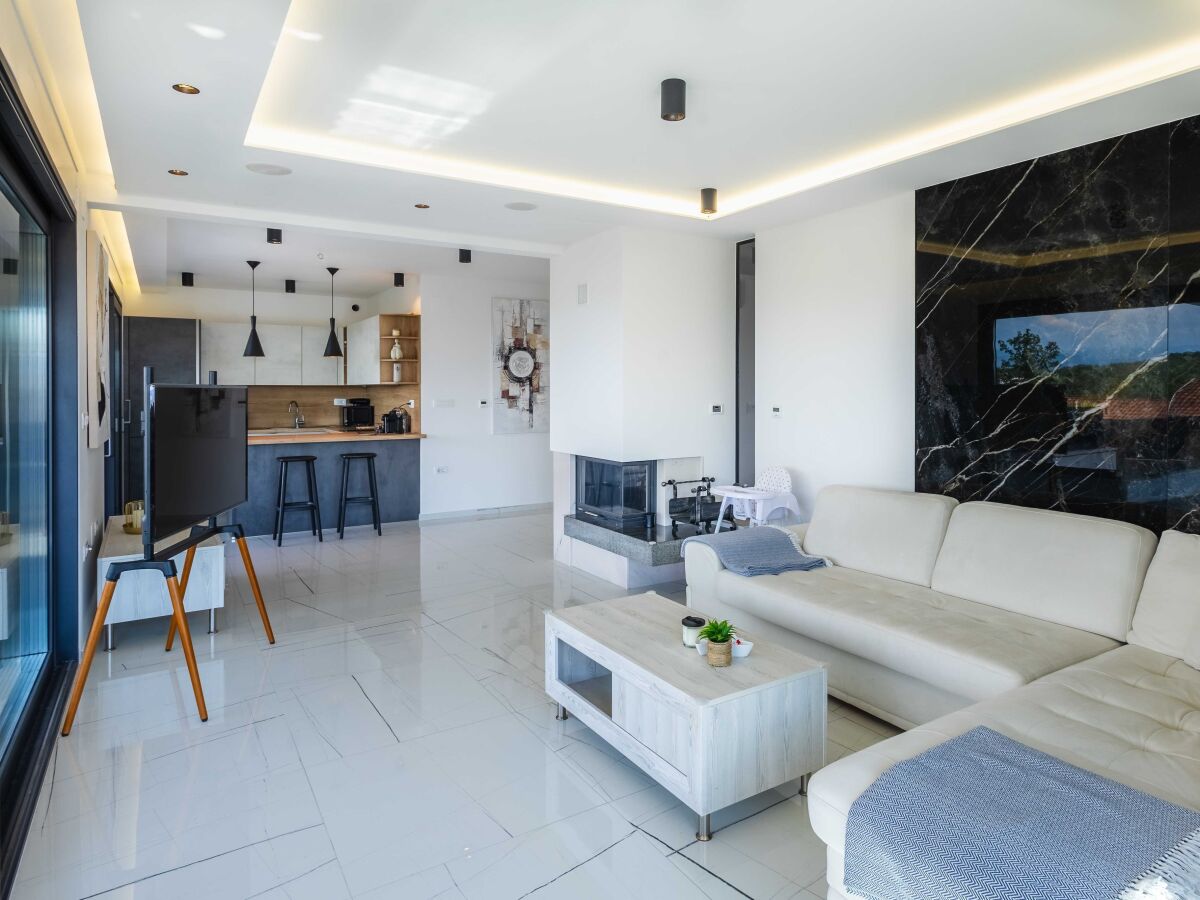 Apartment Three bedroom apartment with terrace and sea view Njivice, Krk A-24998-a - Outdoor photo 2