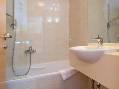 Apartment Standard Double Room With Private Bathroom - Features photo 23