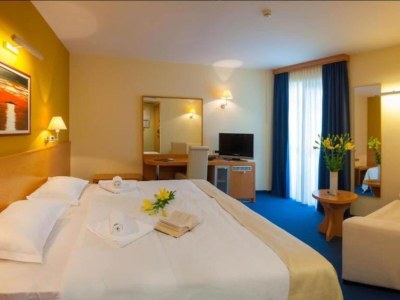 Apartment Premium Double Room With Private Bathroom 3 - Features photo 18