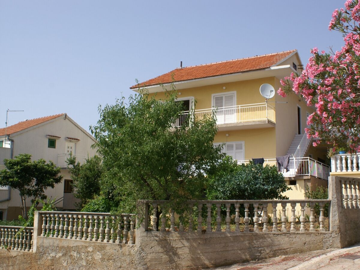 Apartment Two bedroom apartment with terrace and sea view Grebaštica, Šibenik A-4207-b