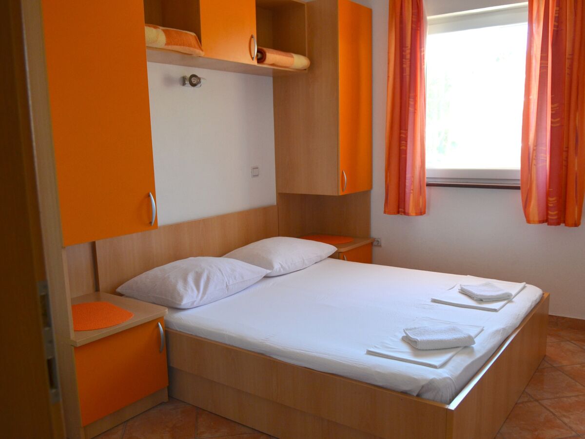 Apartment Two bedroom apartment with air-conditioning Gradac, Makarska A-13681-d