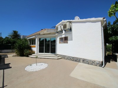 Villa House in Empuriabrava near the Beach in Empuriabrava - Villa