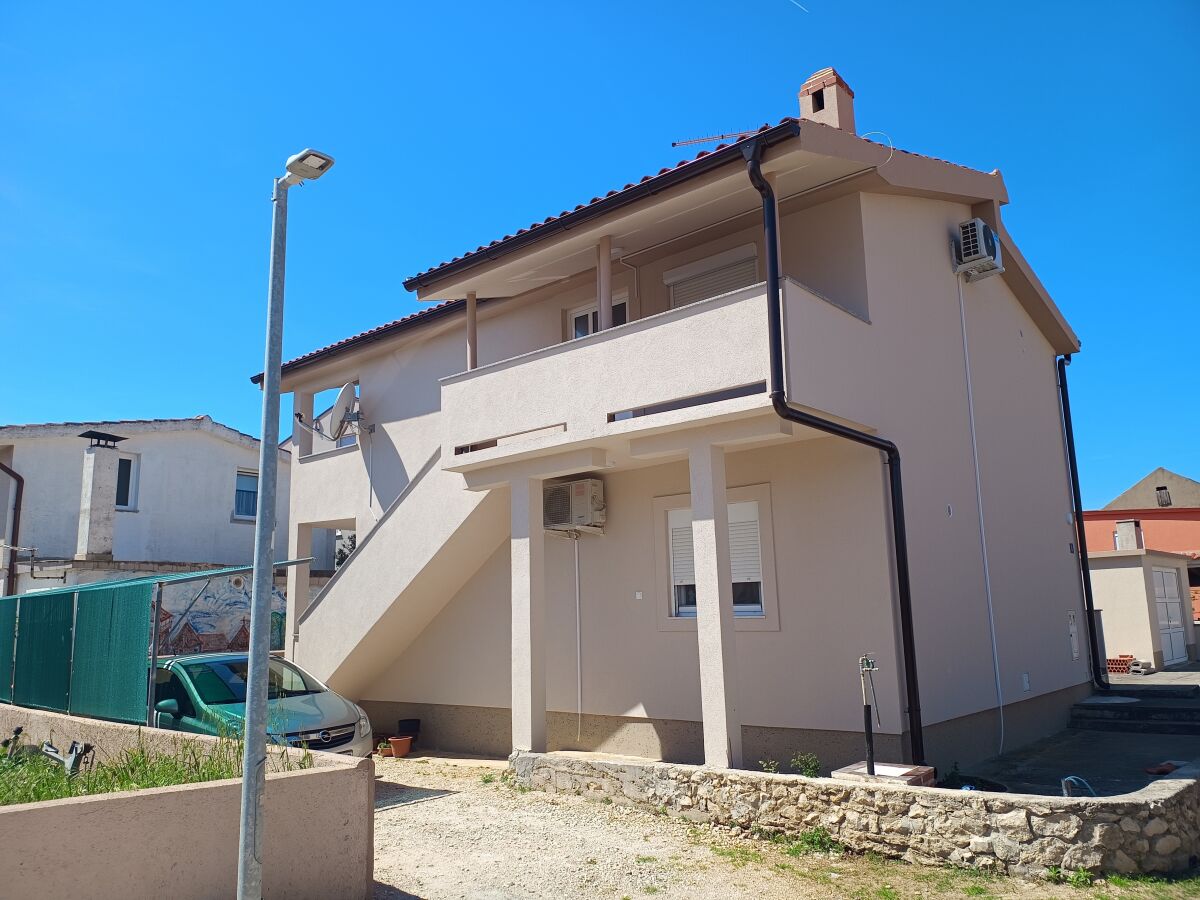 Apartment Two bedroom apartment with terrace Nin, Zadar A-23493-a - Outdoor photo 2