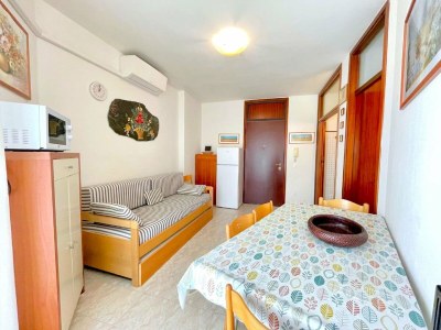 Apartment 5-Person Stay by the Beach - Features photo 11