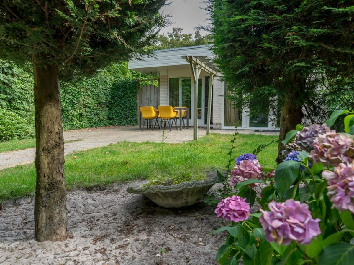 Bungalow Island Getaway w/ Spa Bath - Outdoor photo 5