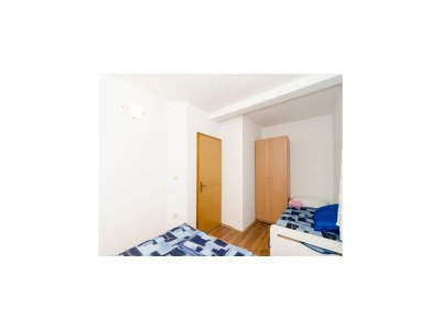 Apartment Apartments Ereš Zuronja-One-Bedroom Apartment with Sea View 3 - Features photo 12