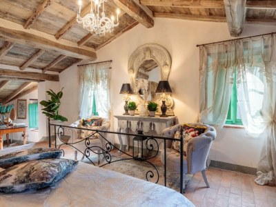 Villa Villa in Tuscany with Infinity Pool and Views - Features photo 71