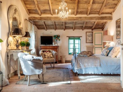 Villa Villa in Tuscany with Infinity Pool and Views - Features photo 74